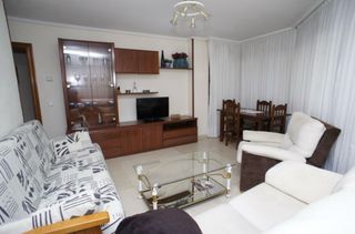 Salón completo, mesa, sofas