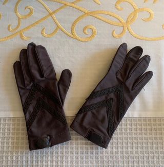 Guantes, de color marrón, marca ISOTONER