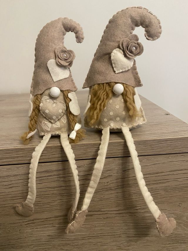 Coppia di gnomi stile shabby.