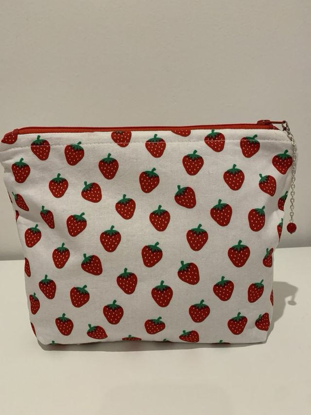 Astuccio beauty mille usi fragole