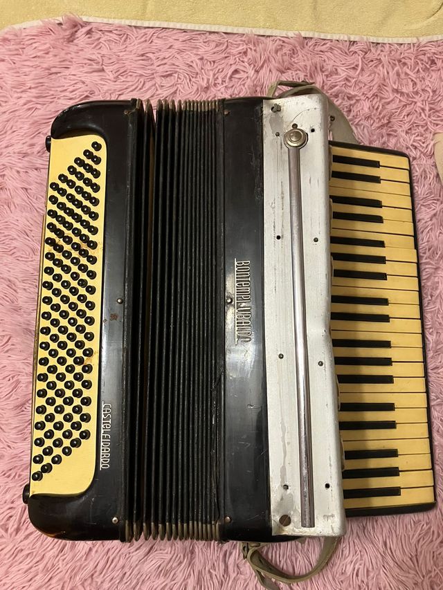 1 acordeón BONTEMPI-UBALDO
