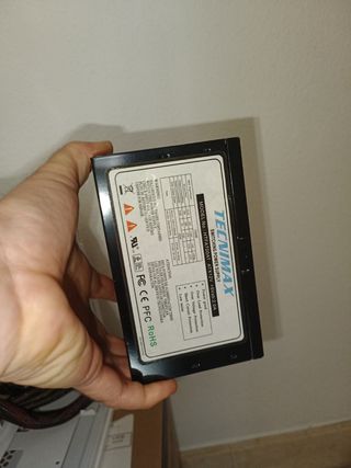 Thermaltake Core V1 snow edition con fuente