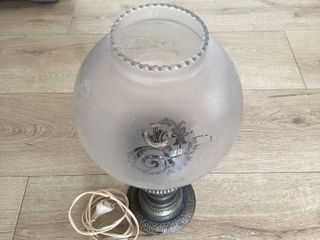 Lámpara de mesa antigua