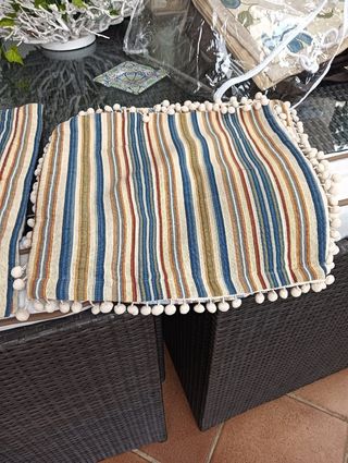 Conjunto fundas cojines y mesa camilla