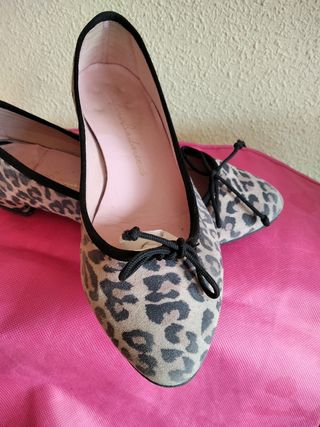 Zapato bailarina de piel