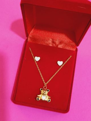 colgantes y conjuntos a 25€ y 30€