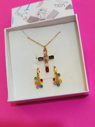 colgantes y conjuntos a 25€ y 30€