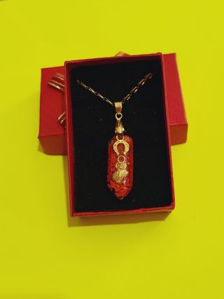 colgantes y conjuntos a 25€ y 30€