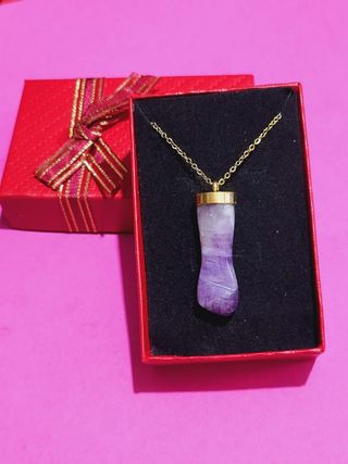 colgantes y conjuntos a 25€ y 30€