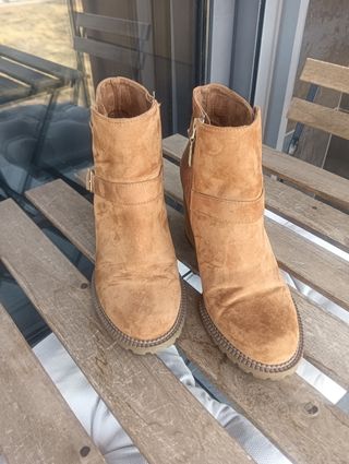 Botines camel de Bershka 