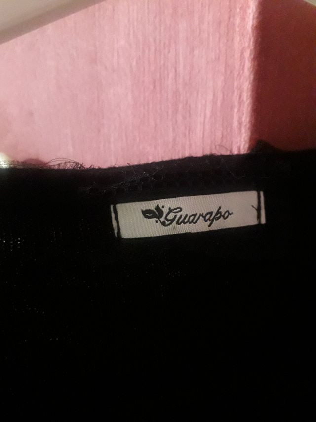 Maglioncino con pizzo e trasparenze