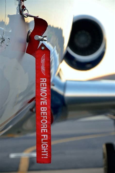 Llavero Remove before Flight