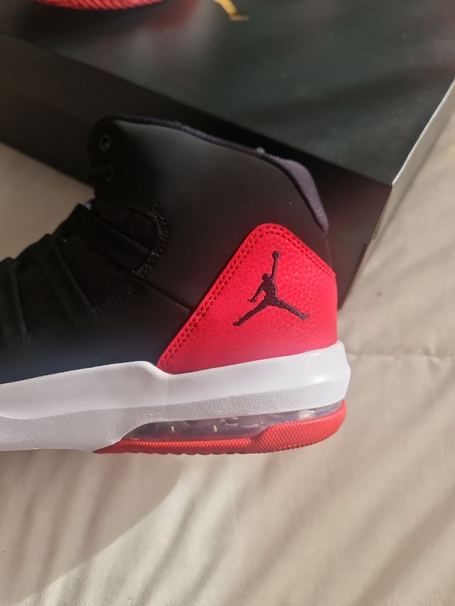 Nike Jordan Max Aura