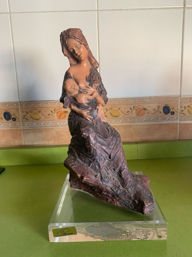 Estatua decorativa Madre y bebe