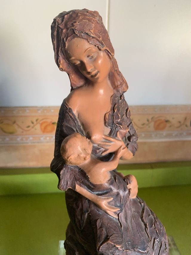 Estatua decorativa Madre y bebe