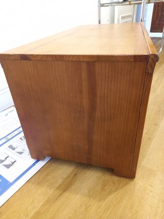Mesa TV de madera baja salón con ruedas
