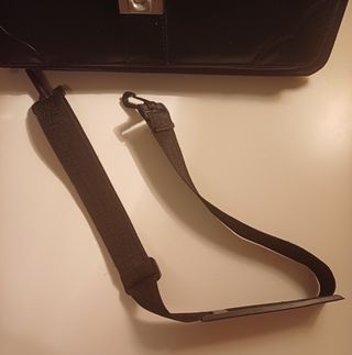 MALETÍN CLÁSICO/VINTAGE con CORREA