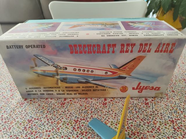 Juguete jyesa avión años 70