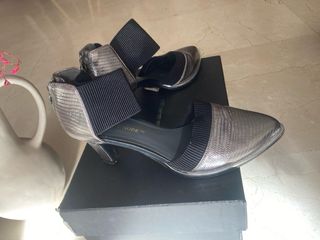 Tacones United Nude