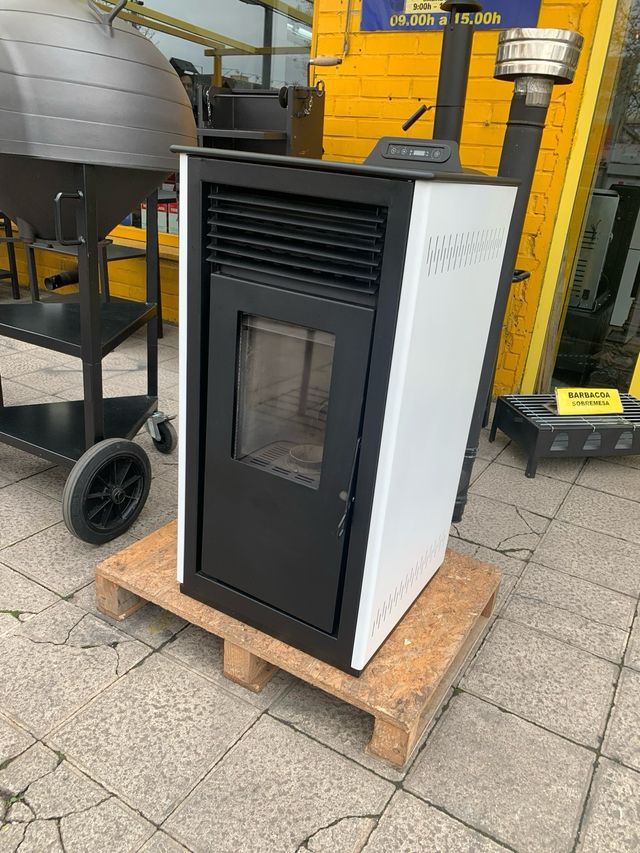 Stufa a pellet modello ALDA 10kw