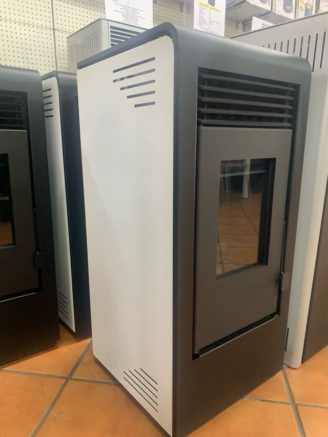 Stufa a pellet modello ALDA 10kw