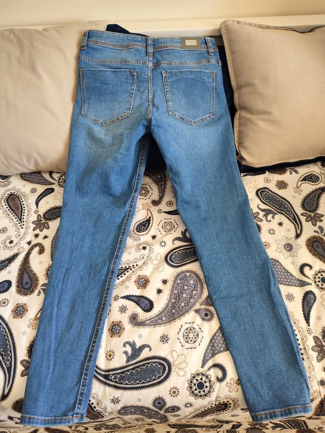 Vaqueros pitillo Zara, talla 36,