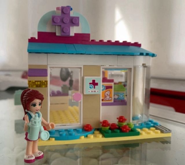 LEGO Friends Clinica Veterinaria nuevo