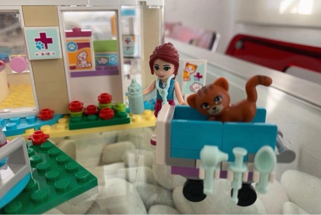 LEGO Friends Clinica Veterinaria nuevo