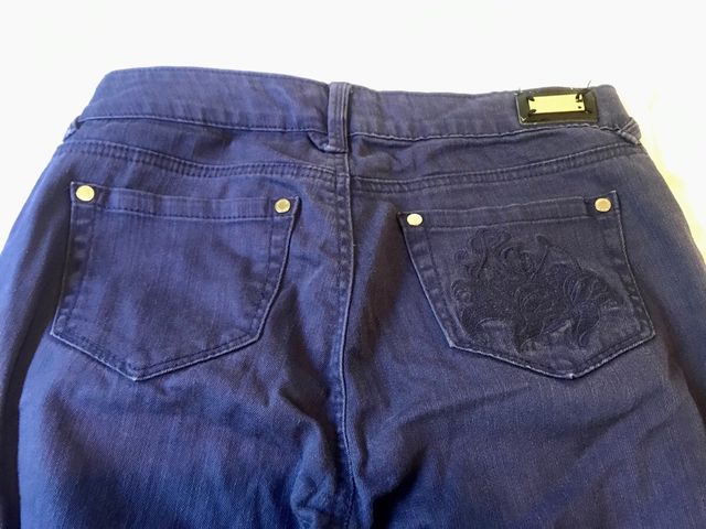 Pack vaquero, camiseta, suéter y falda