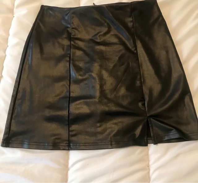 Pack vaquero, camiseta, suéter y falda