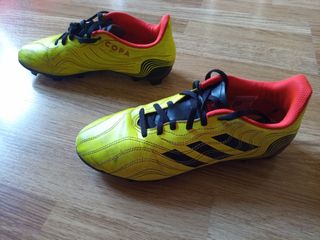 Botas de fútbol niño