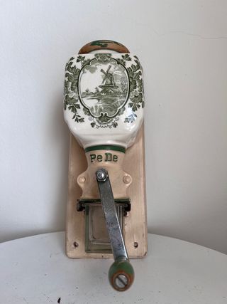 molinillo de cafe de pared