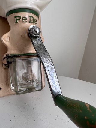 molinillo de cafe de pared