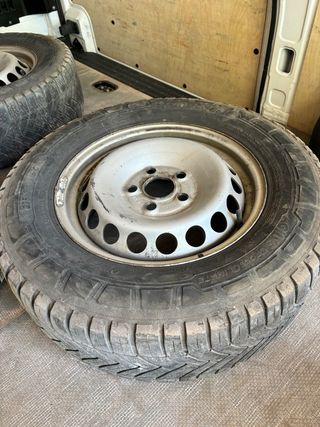 CASI REGALONEUMATICOS CON LLANTA CRAFTER / MAN TGE