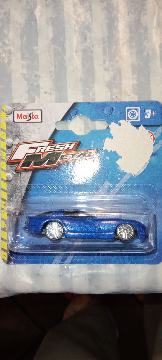 Nuove macchinine sigillate