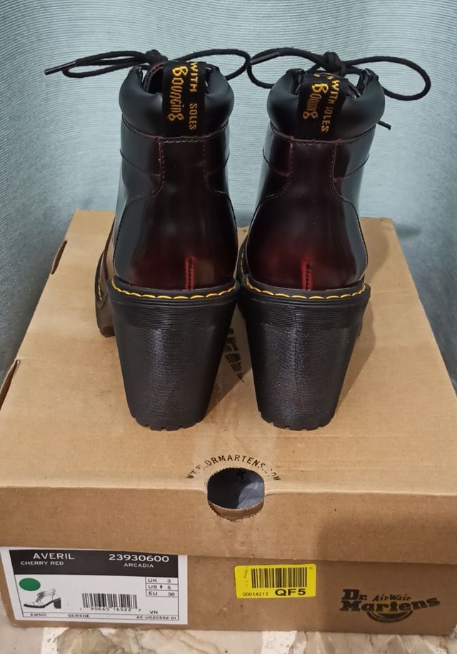 Dr.Martens Averil Cherry Red 23930600 Arcadia EU36
