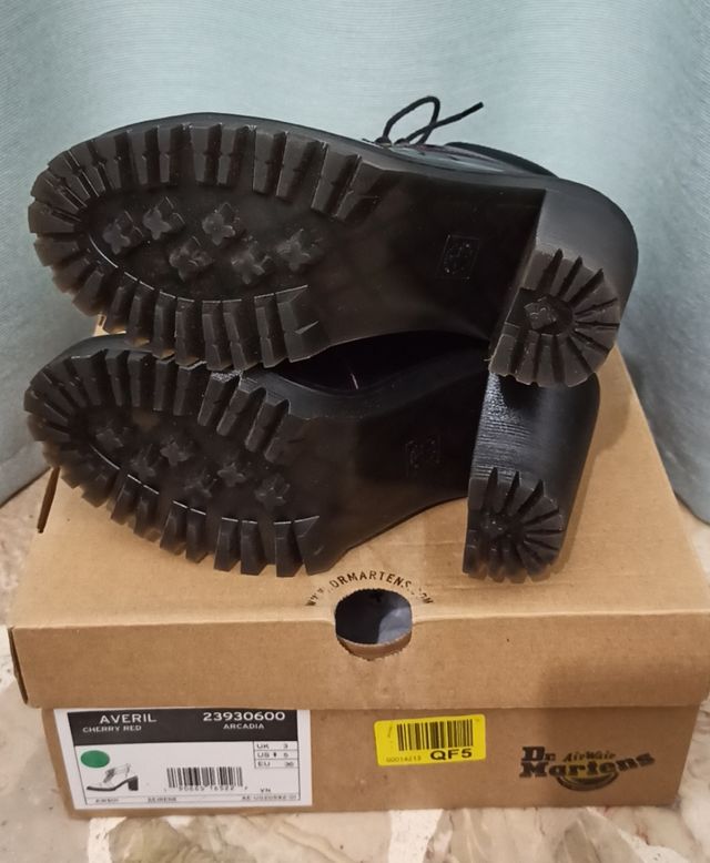 Dr.Martens Averil Cherry Red 23930600 Arcadia EU36