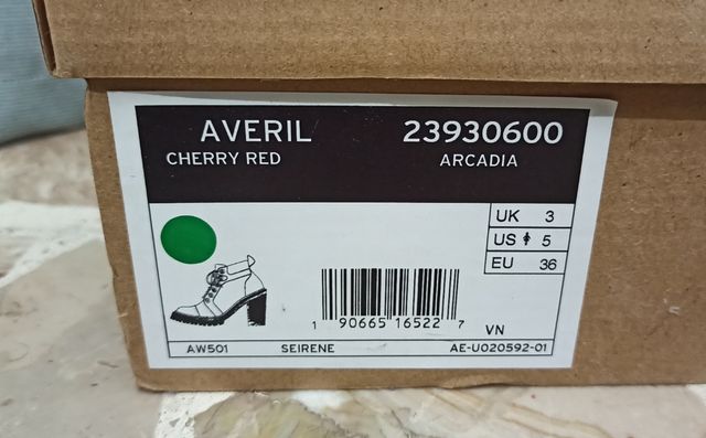 Dr.Martens Averil Cherry Red 23930600 Arcadia EU36