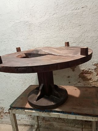 +100 AÑOS MESA CENTRO CASTAÑO RUEDA CARR