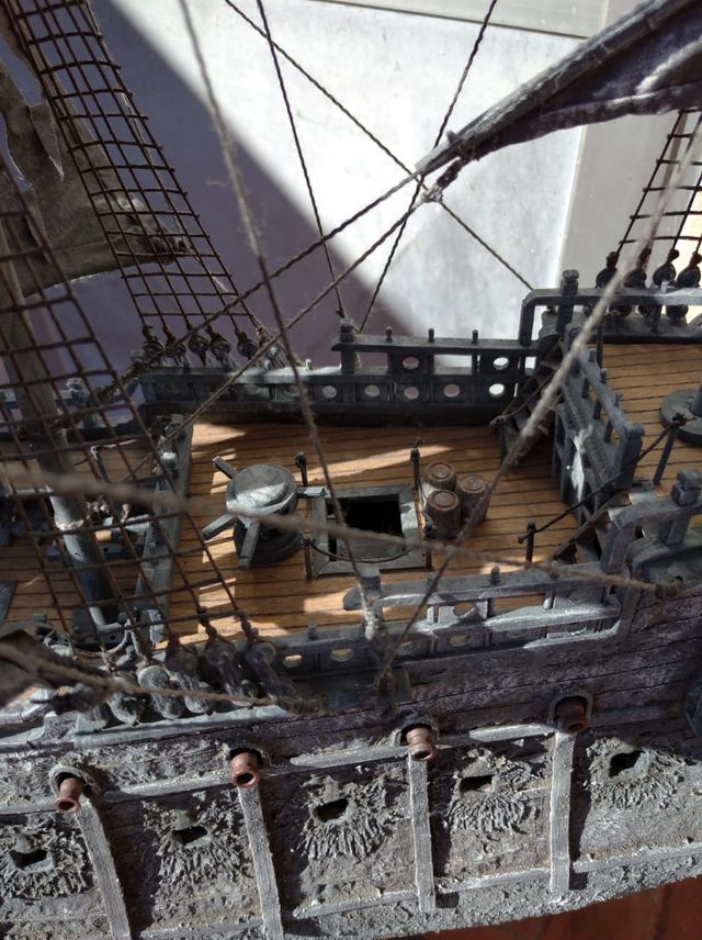 Barco pirata el holandés errante echo a mano
