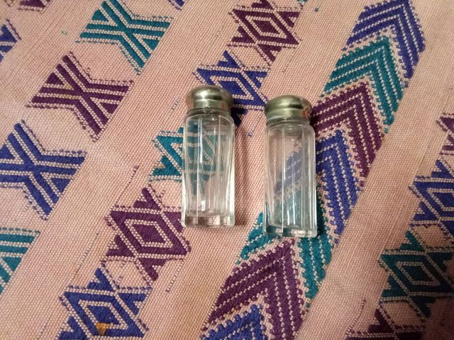 Pareja de Saleros de mesa de cristal