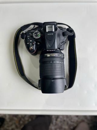 REFLEX NIKON D5200 + Objetivo 18-150MM VR