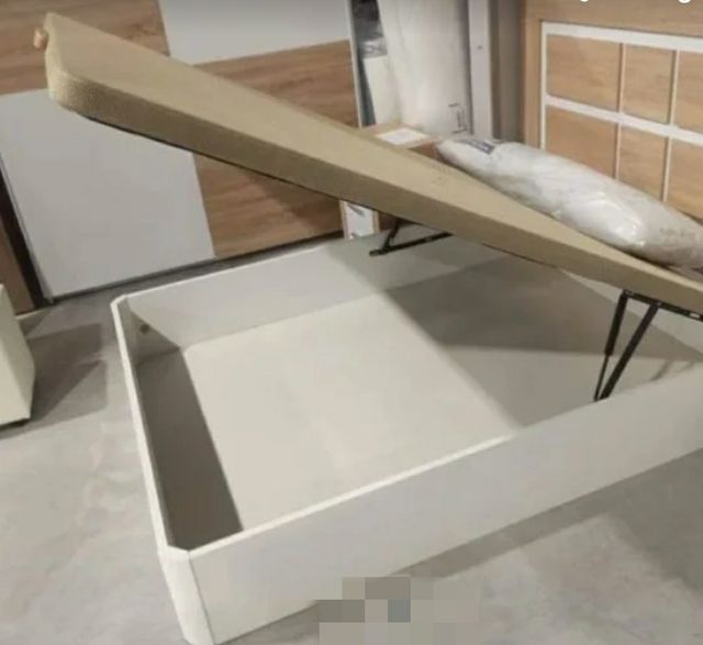 CANAPÉ CON COLCHÓN NUEVO 135X190