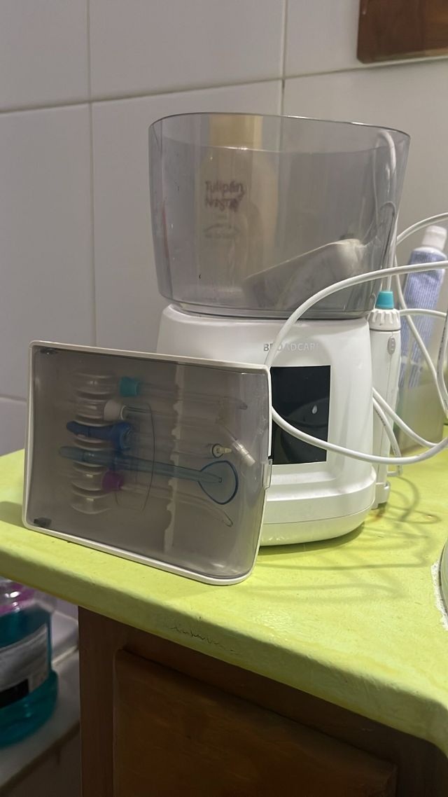 Irrigador bucal sin uso