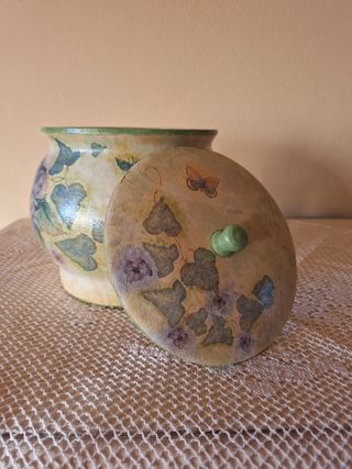 Portaoggetti decorato