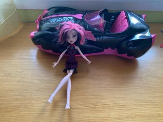 Coche Monsters High con muñeca