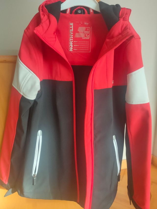 Chaqueta repelente de agua