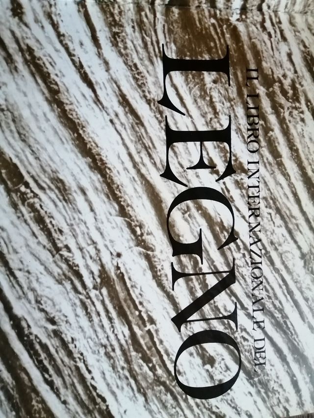 Libro internazionale del legno