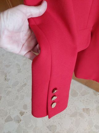 Chaqueta roja de Zara