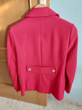 Chaqueta roja de Zara